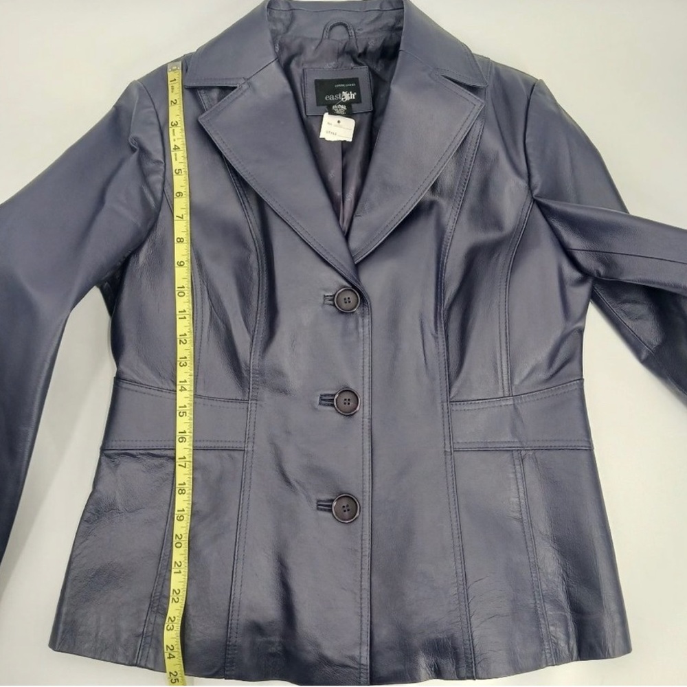 EAST 5TH WOMENS GENUINE LEATHER BLUE JACKET
SIZE LARGE - Picture 14 of 14